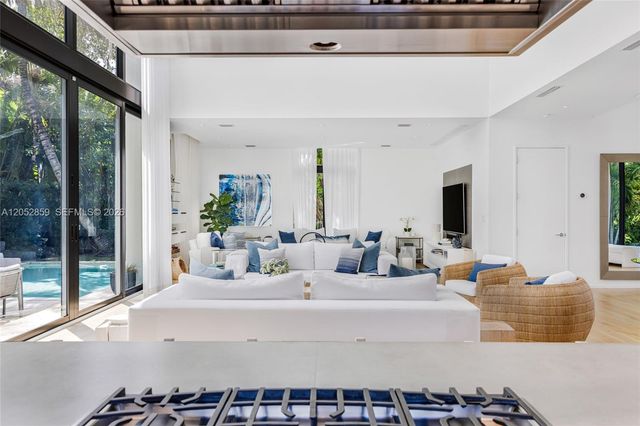 4515 N Michigan Avenue, Miami Beach, FL 33140