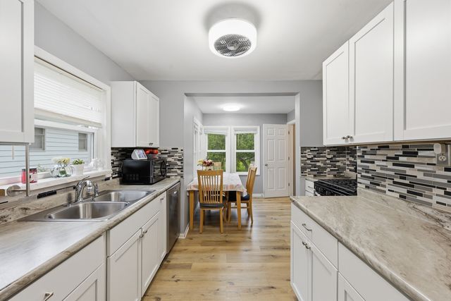 3216 Midway Drive, Island Lake, IL 60042