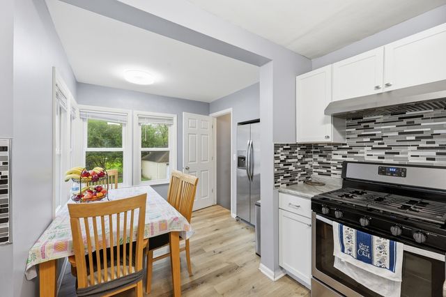 3216 Midway Drive, Island Lake, IL 60042