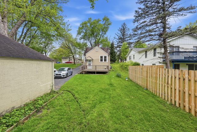 3216 Midway Drive, Island Lake, IL 60042