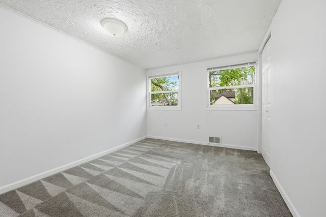 3216 Midway Drive, Island Lake, IL 60042
