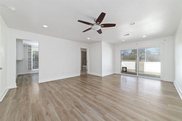 7655 S Braeswood Boulevard 44, Houston, TX 77071