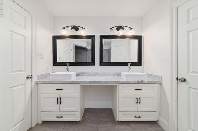 7655 S Braeswood Boulevard 44, Houston, TX 77071