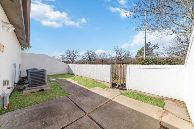 7655 S Braeswood Boulevard 44, Houston, TX 77071