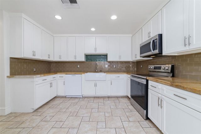 7655 S Braeswood Boulevard 44, Houston, TX 77071