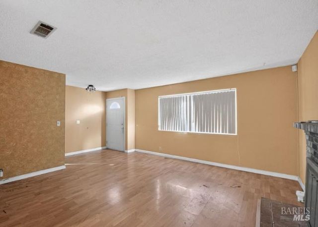 160 Radcliffe Dr, Vallejo, CA 94589