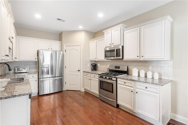 1874 Manor View NW Circle 4, Acworth, GA 30101