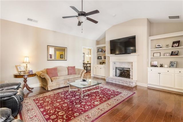 1874 Manor View NW Circle 4, Acworth, GA 30101