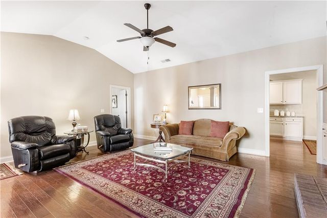 1874 Manor View NW Circle 4, Acworth, GA 30101
