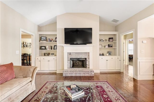 1874 Manor View NW Circle 4, Acworth, GA 30101