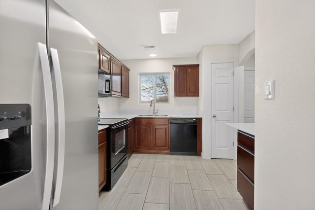 9563 Sun Dancer Drive NW, Albuquerque, NM 87114