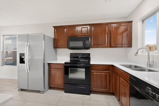 9563 Sun Dancer Drive NW, Albuquerque, NM 87114