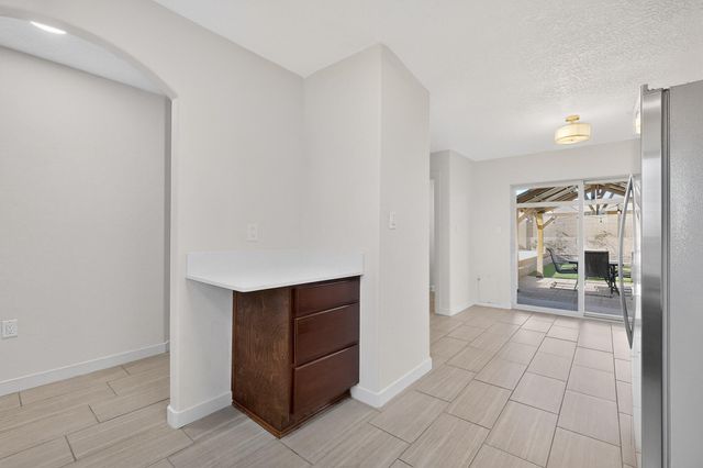 9563 Sun Dancer Drive NW, Albuquerque, NM 87114