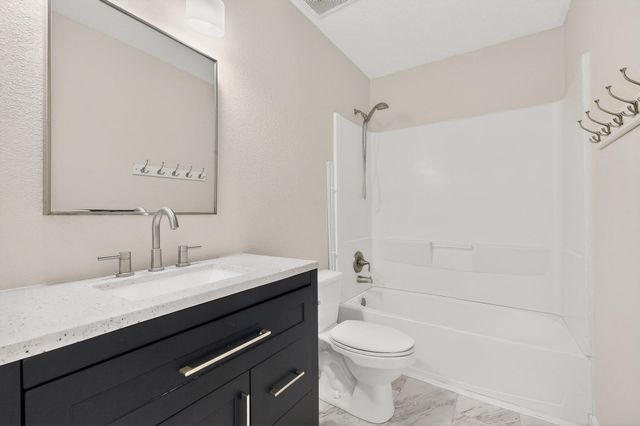 9563 Sun Dancer Drive NW, Albuquerque, NM 87114