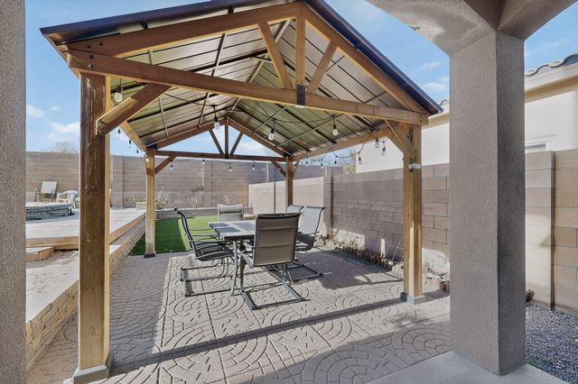 9563 Sun Dancer Drive NW, Albuquerque, NM 87114