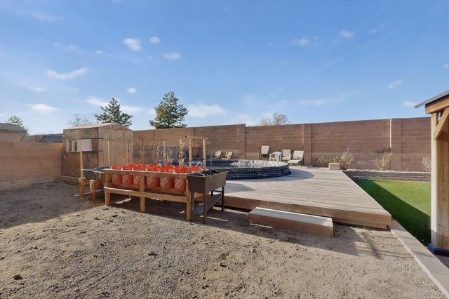 9563 Sun Dancer Drive NW, Albuquerque, NM 87114