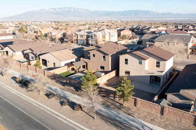 9563 Sun Dancer Drive NW, Albuquerque, NM 87114