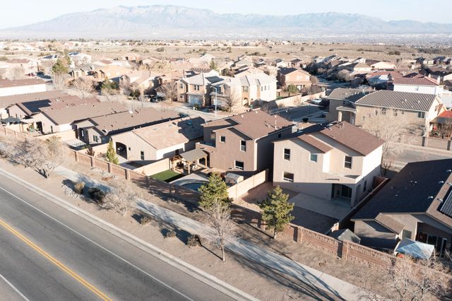 9563 Sun Dancer Drive NW, Albuquerque, NM 87114