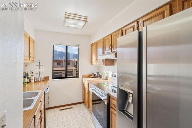 906 Fontmore Road A, Colorado Springs, CO 80904