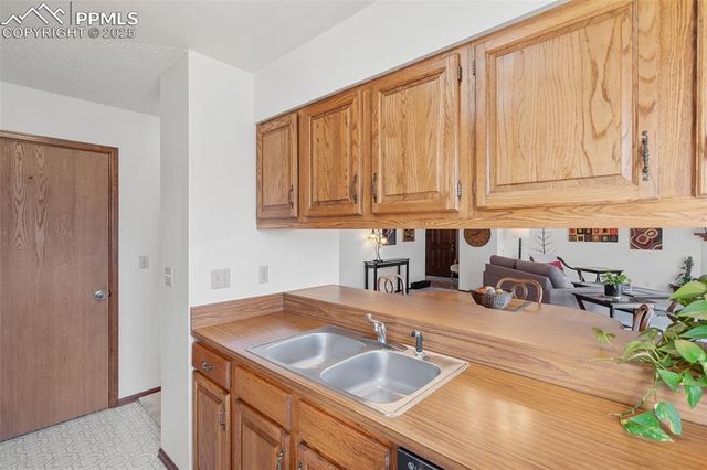 906 Fontmore Road A, Colorado Springs, CO 80904