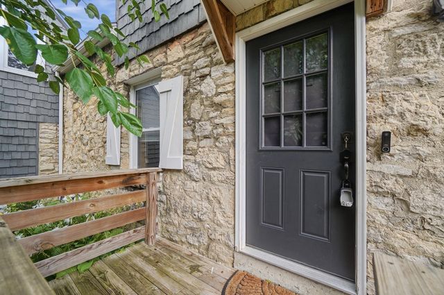 215 Brehl Avenue, Columbus, OH 43222