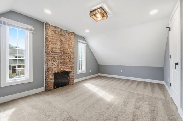 215 Brehl Avenue, Columbus, OH 43222
