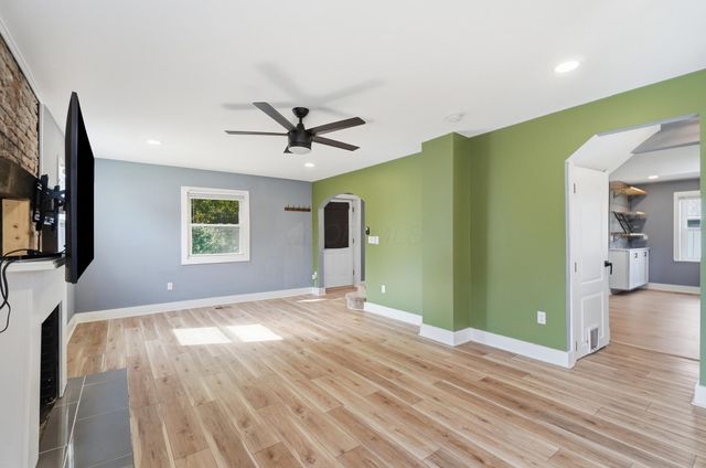 215 Brehl Avenue, Columbus, OH 43222