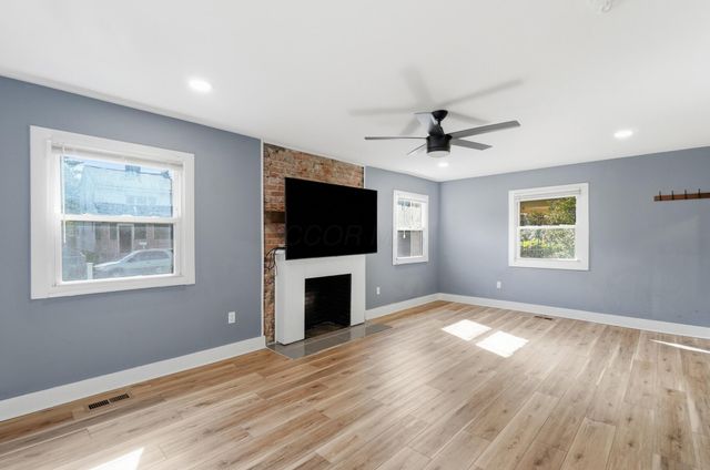215 Brehl Avenue, Columbus, OH 43222