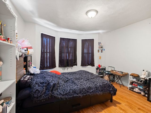 360 Lincoln Ave, Saugus, MA 01906