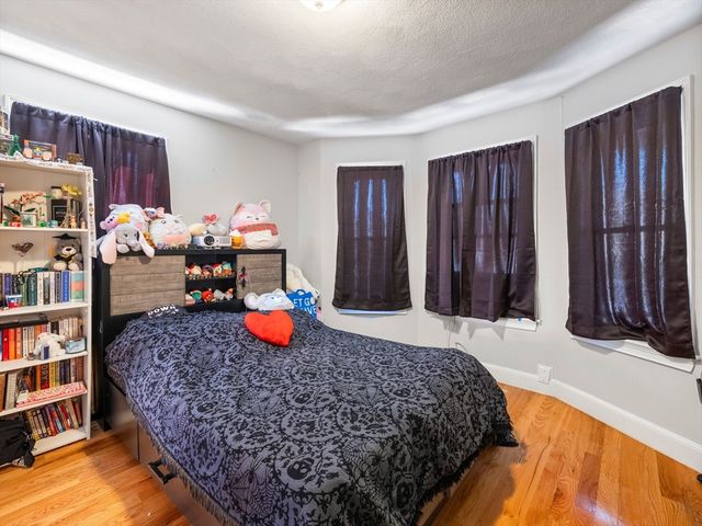 360 Lincoln Ave, Saugus, MA 01906