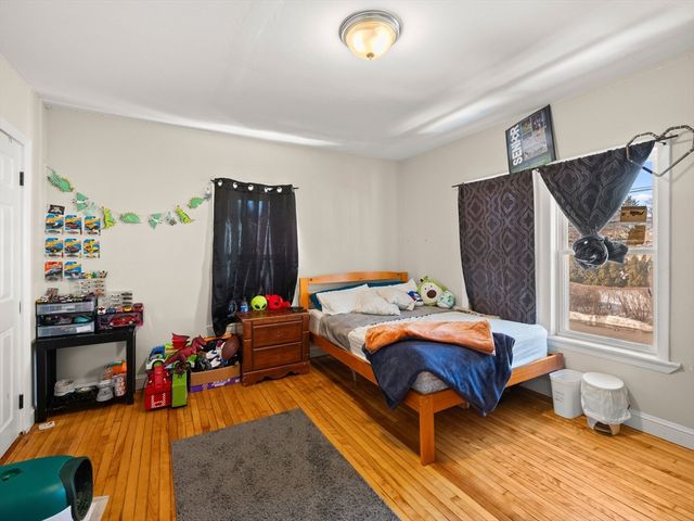 360 Lincoln Ave, Saugus, MA 01906