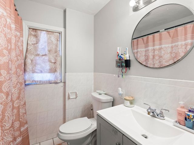 360 Lincoln Ave, Saugus, MA 01906