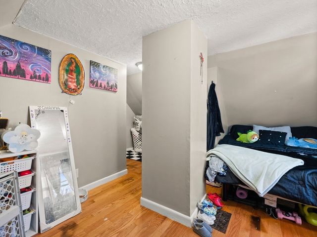 360 Lincoln Ave, Saugus, MA 01906