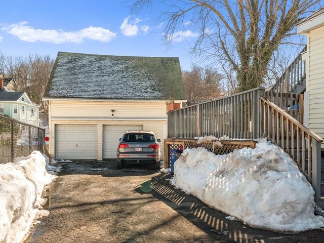 360 Lincoln Ave, Saugus, MA 01906