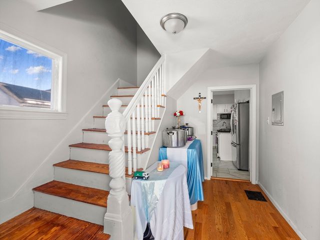 360 Lincoln Ave, Saugus, MA 01906