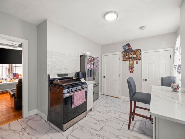 360 Lincoln Ave, Saugus, MA 01906