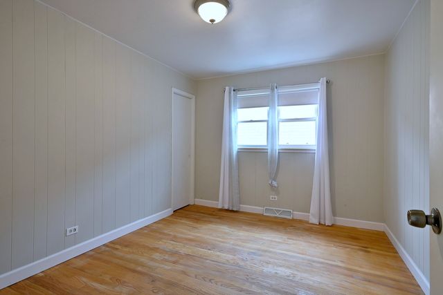 11121 S Ewing Avenue, Chicago, IL 60617