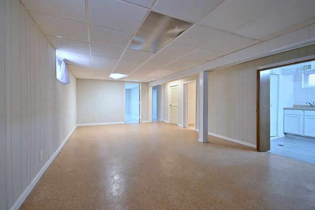 11121 S Ewing Avenue, Chicago, IL 60617