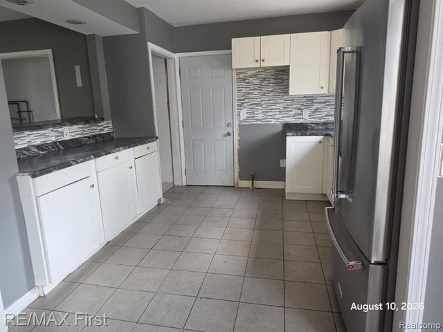 6752 Meadow Avenue, Warren, MI 48091