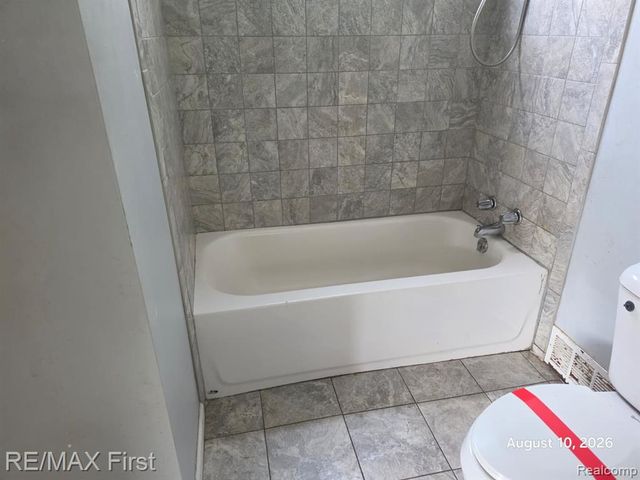 6752 Meadow Avenue, Warren, MI 48091