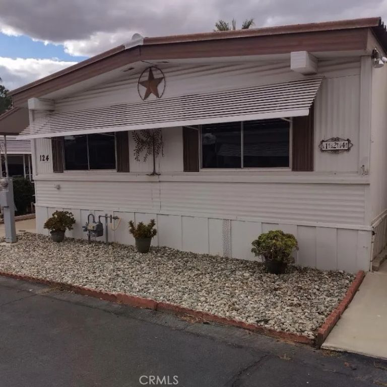 725 Thornton, Hemet, CA 92543