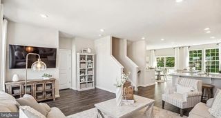 1105 FOSTER DR, Glassborough, NJ 08028