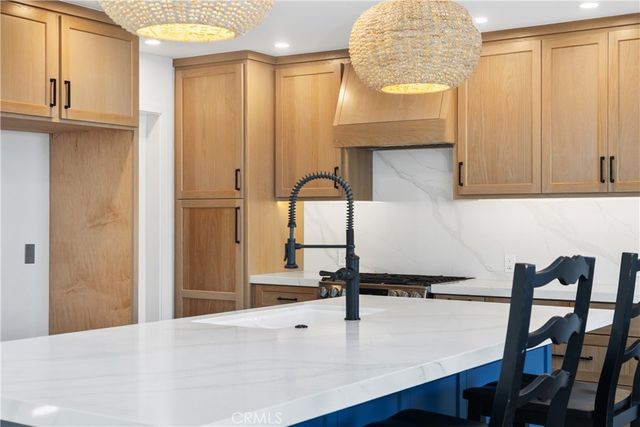 286 Carefree, Costa Mesa, CA 92627