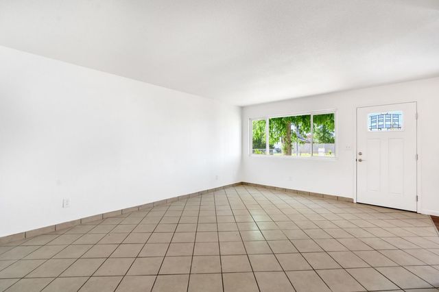 655 Forest Lane, Sanger, CA 93657