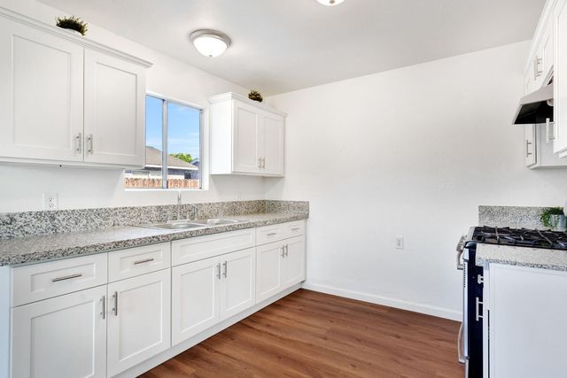 655 Forest Lane, Sanger, CA 93657