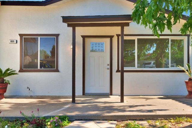 655 Forest Lane, Sanger, CA 93657