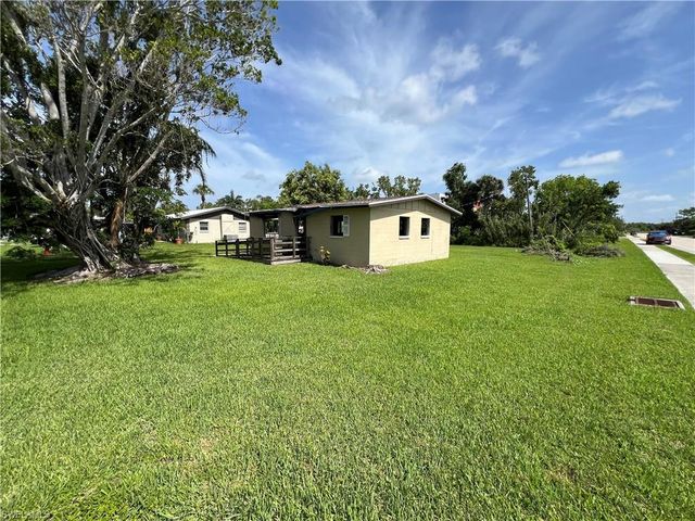 4683 Duera Mae DR, Fort Myers, FL 33908