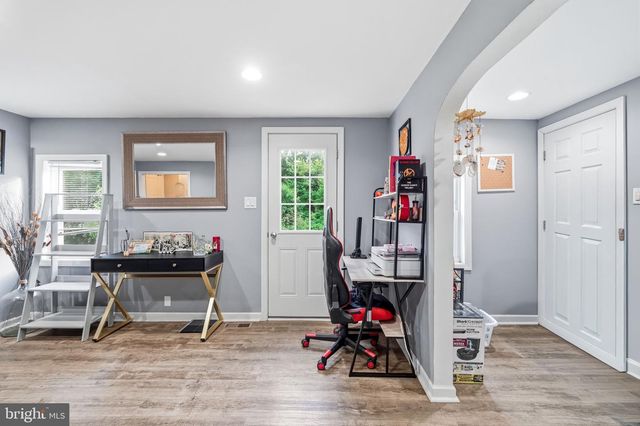 4 CREEKVIEW AVE, Bordentown, NJ 08620