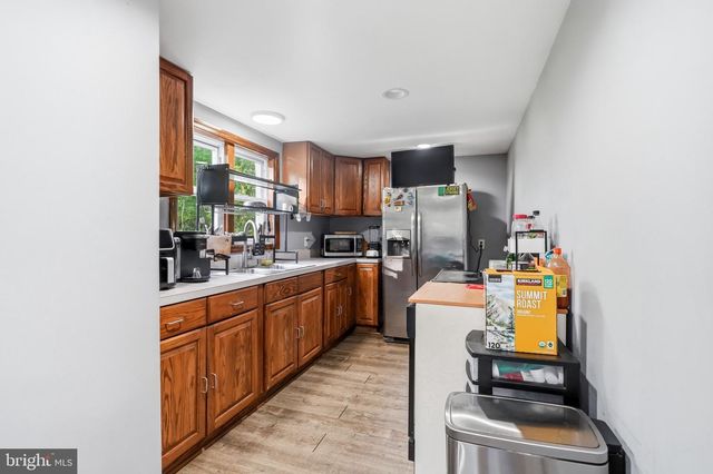 4 CREEKVIEW AVE, Bordentown, NJ 08620