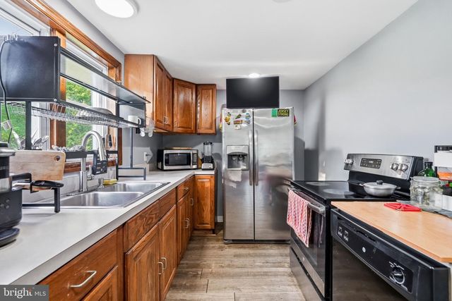 4 CREEKVIEW AVE, Bordentown, NJ 08620